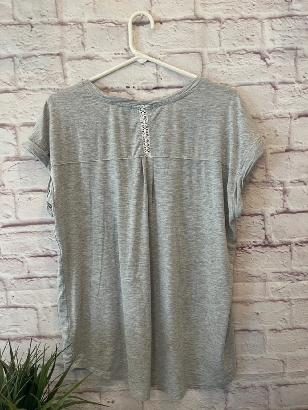 Democracy Light Gray V-Neck Short Sleeve Top with Lace Trim - Picture 2 of 7